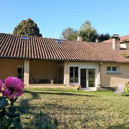 Extérieur du gîte privé Les Gironneaux
